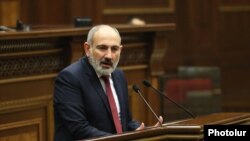 Нікол Пашинян каже, що планує поставити економічну співпрацю вище від будь-яких «політичних амбіцій» членів Євразійського економічного союзу, де провідну роль відіграє Росія