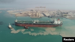 An oil tanker off the coast of Iran (file photo)
