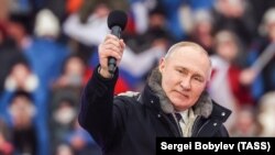 Володимир Путін на стадіоні «Лужники» у Москві під прикриттям снайперів та ЗРК «Панцир-С1», 22 лютого 2023 року
