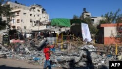 Djevojčica u blizini mjesta za podjelu hrane, Rafah, 30. novembra 2023.