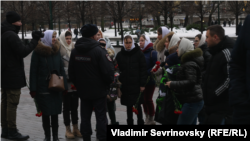 The action was organized by "The Way Home," a loose grouping of mainly women who've demanded that their husbands or sons be rotated out of Ukrainian front lines or be fully demobilized. (file photo)