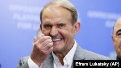 У 2018 році Віктор Медведчук повідомив російському телеканалу «ТВ Центр», що продовжує їздити до анексованого Криму на відпочинок