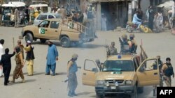 په بنو کې امنیتي سرتېرو ناکه لګولې ده: پخوانی انځور