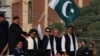 عمران خان د نومبر په پای کې د حکومت ضد لاریون په پای کې اعلان وکړ چې اسمبلۍ ماتوي - د اکتوبر ۲۸مې انځور. 