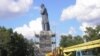 Пам’ятник Шевченку на Монастирському острові у Дніпропетровську, 4 серпня 2011 року