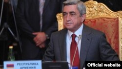 Սերժ Սարգսյանը ԱՊՀ-ի Դուշանբեի գագաթնաժողովի ժամանակ, սեպտեմբերի, 2010թ.
