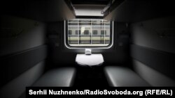 Міжнародне пасажирське сполучення зупинять із 17 березня
