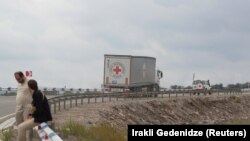 Вантажівка Червоного Хреста перевозить гуманітарну допомогу до Нагірного Карабаху, архівне фото