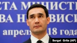 Сердар Бердимухамедов командував святкуваннями на тлі розмов, що він може стати наступником свого батька на посаді президента