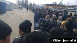 Москвада Сахарово марказида муҳожирлар патент олишга навбатда турибди.