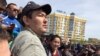 Гражданский активист Талгат Аян на митинге против «продажи земли в частную собственность». Атырау, 24 апреля 2016 года.