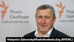 «Вони кажуть, що вони з Ростова-на-Дону або з іншого регіону Росії. І таким чином дурять європейські країни, які видають їм візи», – сказав Андрій Дещиця
