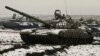 Руски тенкови учествуваат во вежби во јужниот дел на руската област Ростов 