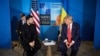 Президентът на САЩ Тръмп и украинският президент Зеленски на среща в кулоарите на срещата на върха на НАТО в Хага, 25 юни 2025 г.