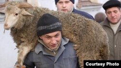 Казанда Корбан бәйрәме көне. 2010 ел