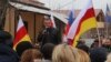 Позиция официальной Москвы заключается в поддержке всех серьезно ориентированных на дружбу с Россией политиков