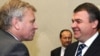 Генсек НАТО Яап де Гооп Схеффер і міністр оборони Росії Анатолій Сердюков.