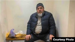 За словами Денісової, заплановане на червень медичне обстеження Шихаметова так і не відбулося