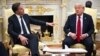 Генералният секретар на НАТО Марк Рюте (вляво) и президентът на САЩ Доналд Тръмп в Овалния кабинет на Белия дом във Вашингтон, 14 юли 2025 г.