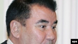 Türkmenistanyň öňki prezidenti S.Nyýazow.
