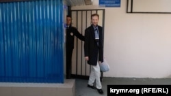 Євген Гайворонський, якого вивезли з анексованого Криму в Краснодарський край Росії для «видворення», вже перебуває на материковій частині України