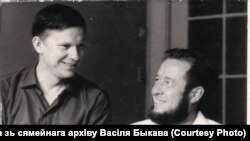 Васіль Быкаў і Аляксандар Салжаніцын, 1967 г.