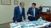 Президент Алмазбек Атамбаев жана мэр Айтмамат Кадырбаев