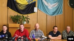 Военные наблюдатели ОБСЕ, которые были захвачены сепаратистами в Славянске