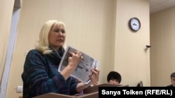 Гражданская активистка Санавар Закирова на одном из судебных процессов.