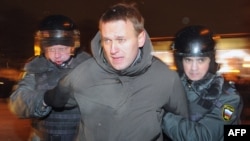 Оьрсийчоь -- Полицино дIалоцуш ву Москох Пушкинан майданахь хиллачу митингехь дакъа лоцуш хилла Навальный Алексей,05Заз2012