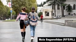 Подростки отличаются более эмоциональным восприятием происходящего. Соответственно, подростковый возраст – это уже своего рода зона риска
