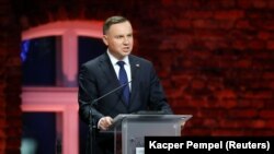 Головним фаворитом виборів є чинний президент Анджей Дуда