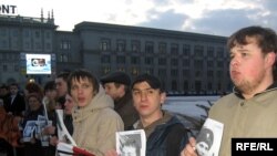 Минск -- Саясий айыпкерлерге тилектештик билдирүү акциясы.12-март 2009-жыл.