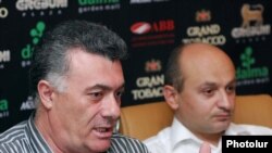 Armenia -- The Zharangutyun party's deputy chairman Ruben Hakobian (L) and parliamentary leader Stepan Safarian hold a news conference in Yerevan, 24Aug2010