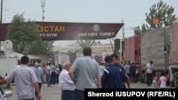КПП «Дустлик» на узбекско-кыргызской границе. Фото репортера «Озодлика» Шерзода Юсупова.
