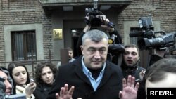 Лидер движения «Защити Грузию» Леван Гачечиладзе сегодня принял участие в консультациях