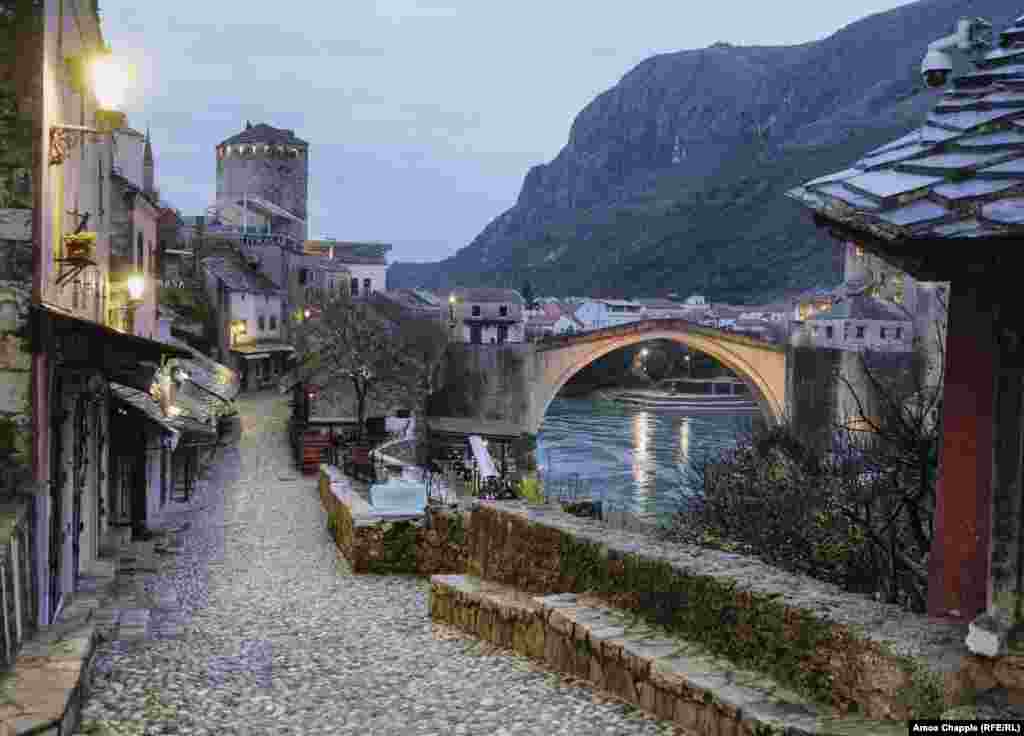An empty tourist area next to Mostar’s famous bridge. Enisa Basic, who runs a historic cafe next to the bridge, told RFE/RL her business employed 10 staff last year when it was thriving. She says the lack of tourism due to the pandemic has forced her to fire all of them. She is cautiously optimistic that the winners of the upcoming elections will help businesses like hers survive: “This is a very good city, but the people who have run it just put the money in their own pockets. They don’t care about regular people like me. After the elections, we hope things will change for the better.” 