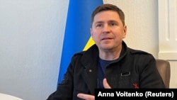«Лжеволодимир опинився на престолі. Опричники йдуть ставити запитання: чи є у нас цар, і чи справжній він? Історичний процес завжди необоротний», – Михайло Подоляк