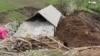 Дом в селе Аюу-Сай, пострадавший от оползня.