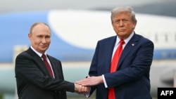Дональд Трамп і Володимир Путін під час зустрічі в Анкориджі, Аляска, США, 15 серпня 2025 року