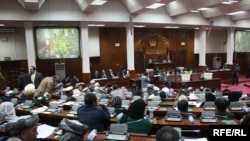 Кабул - Ооган парламенти президент Карзай сунуш кылган талапкерлердин басымдуу көпчүлүгүн өкмөт мүчөлүгүнө шайлаган жок.