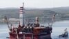 Российская нефтяная платформа в Мурманске