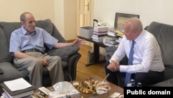 Armenia - Former President Levon Ter-Petrosian meets Russian Ambassador Sergei Kopyrkin, Yerevan, September 9, 2025.