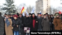 Все эти большие и маленькие неприятности отдельных юго-осетинских физических лиц – следствие неразвитости демократии в данном регионе