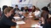 Баррасии ҳуқуқи занон дар нишасте дар шаҳри Душанбе.