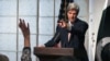 Жон Керри Исламабаддагы маалымат жыйыны учурунда. 16.5.2011. REUTERS. 