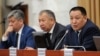 Улан Исраилов отвечает на вопросы депутатов.