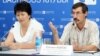 Укук коргоочу Евгений Жовтис жана анын адвокаты Шолпан Баткалова, Алматы, 25-август 2009-жыл