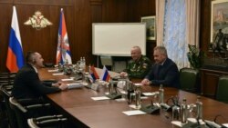 Ministar unutrašnjih poslova Aleksandar Vulin na sastanku sa ruskim ministrom odbrane Sergejem Šojguom u Moskvi, 2. decembar 2021.