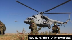 Російські військові проводять навчання в анексованому Криму